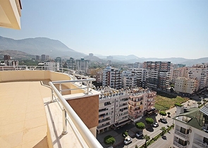 Пентхаус планировки 4+1 в центре Махмутлара