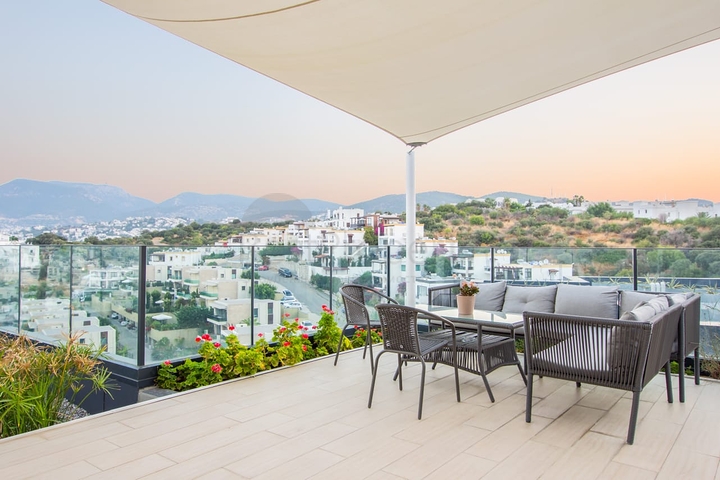 Доступные квартиры в центре Бодрума с видом на Море и город!