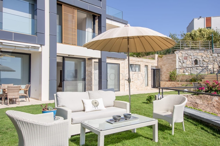 Доступные квартиры в центре Бодрума с видом на Море и город!