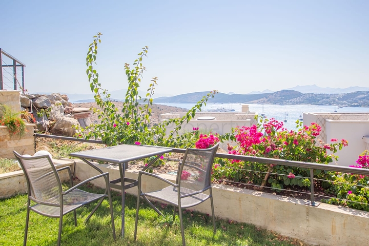 Доступные квартиры в центре Бодрума с видом на Море и город!