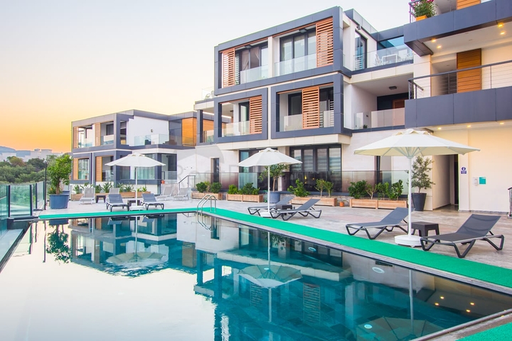 Доступные квартиры в центре Бодрума с видом на Море и город!