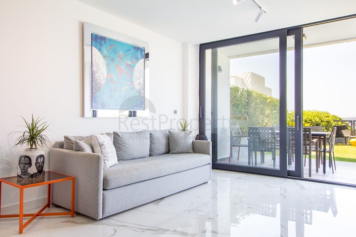 Доступные квартиры в центре Бодрума с видом на Море и город!