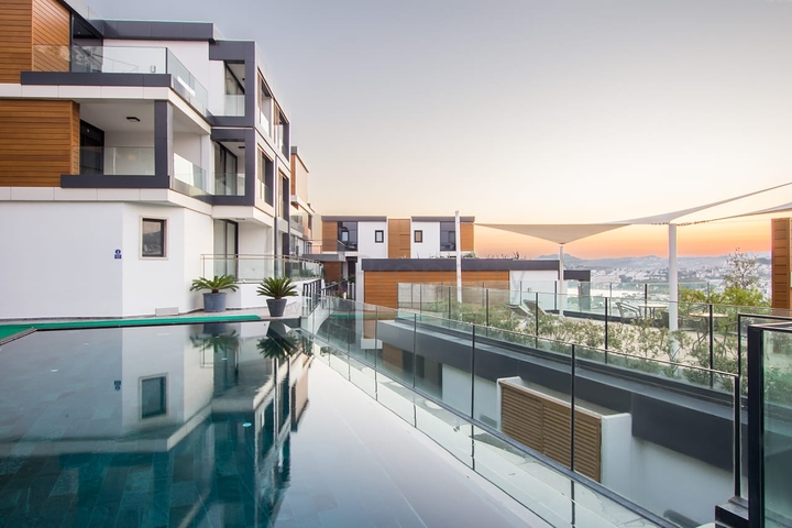 Доступные квартиры в центре Бодрума с видом на Море и город!