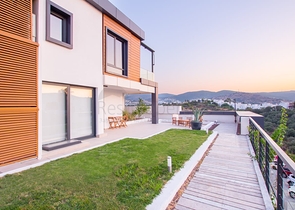 Доступные квартиры в центре Бодрума с видом на Море и город!