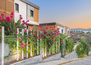 Доступные квартиры в центре Бодрума с видом на Море и город!