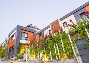 Доступные квартиры в центре Бодрума с видом на Море и город!