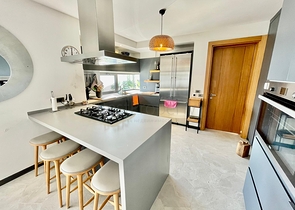 Изящный  проект всего 100метров от Эгейского моря!