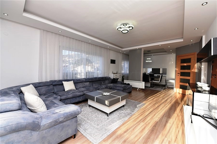 Большой пентхаус с видом на море