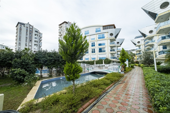 Меблированная квартира 2+1 в комплексе в Лимане Коньяалты