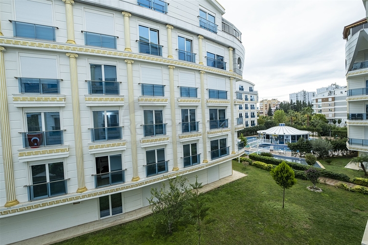 Меблированная квартира 2+1 в комплексе в Лимане Коньяалты