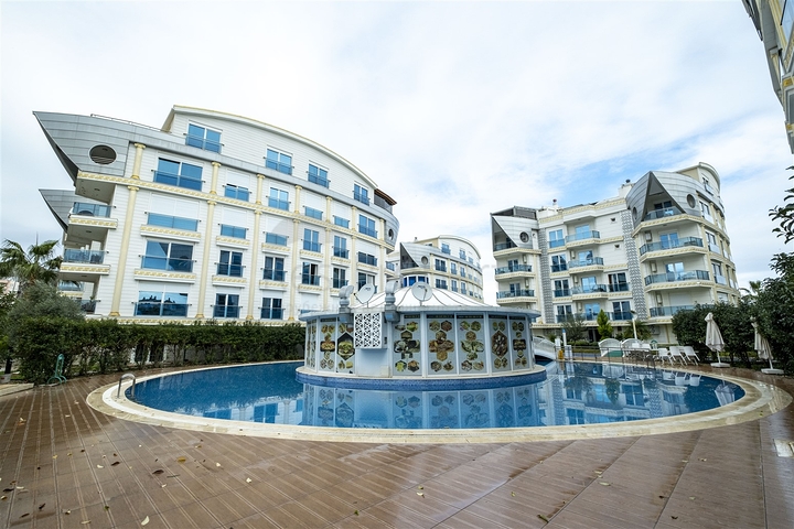 Меблированная квартира 2+1 в комплексе в Лимане Коньяалты