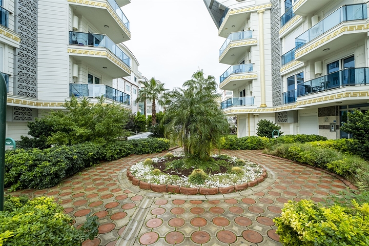 Меблированная квартира 2+1 в комплексе в Лимане Коньяалты