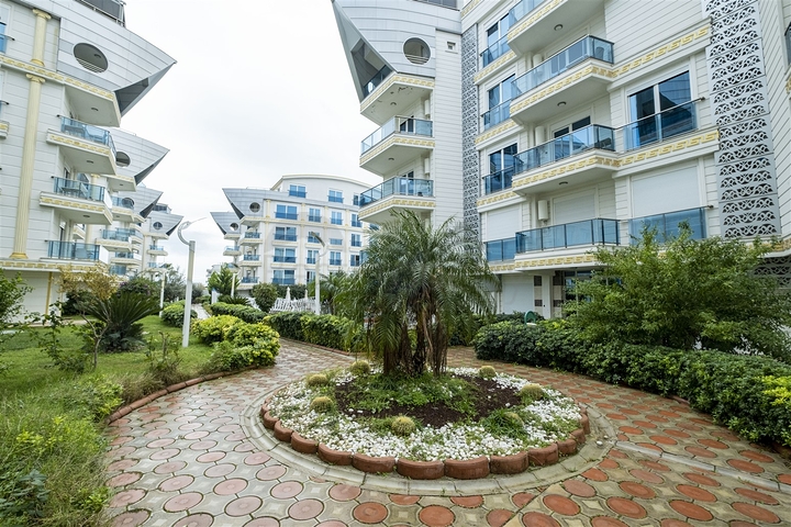 Меблированная квартира 2+1 в комплексе в Лимане Коньяалты