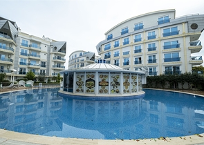 Меблированная квартира 2+1 в комплексе в Лимане Коньяалты