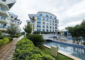 Меблированная квартира 2+1 в комплексе в Лимане Коньяалты