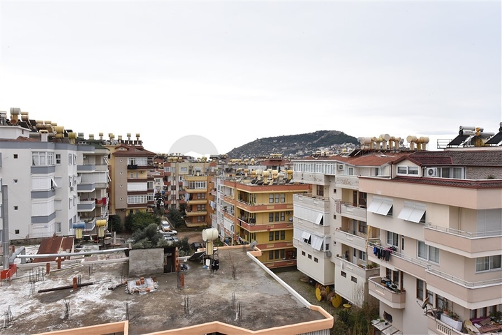 Пентхаус планировки 5+1 в центре Алании