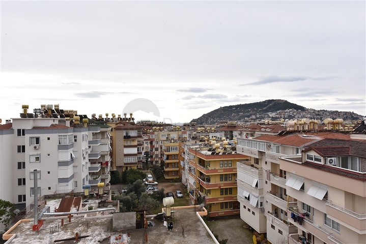 Пентхаус планировки 5+1 в центре Алании