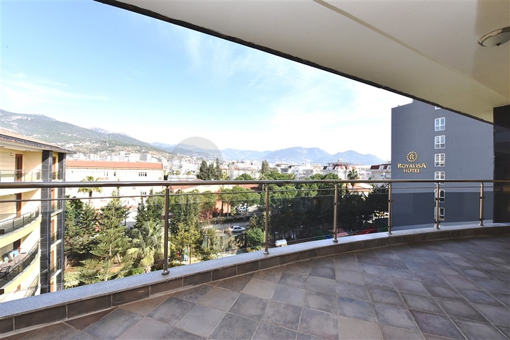 Меблированная квартира планировки 2+1 в центре Алании