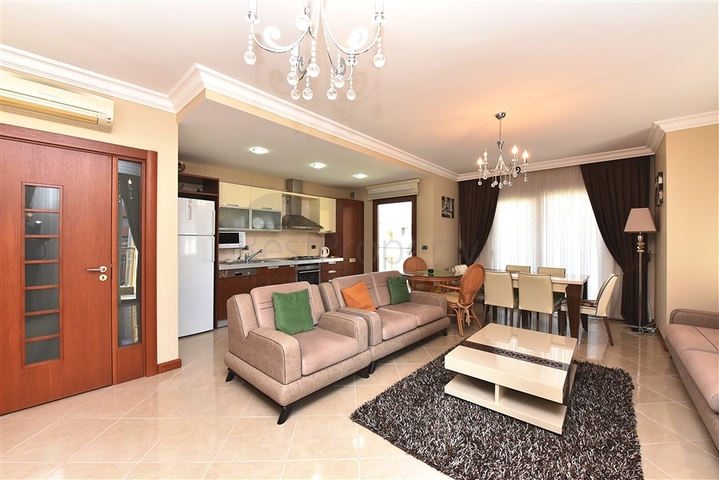 Меблированная квартира планировки 2+1 в центре Алании