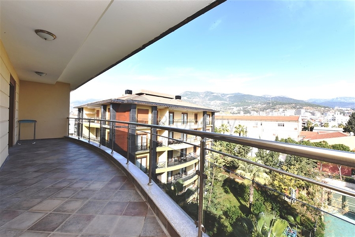 Меблированная квартира планировки 2+1 в центре Алании