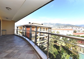 Меблированная квартира планировки 2+1 в центре Алании