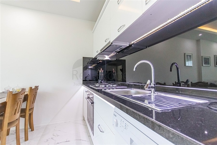 Двухкомнатная квартира с мебелью