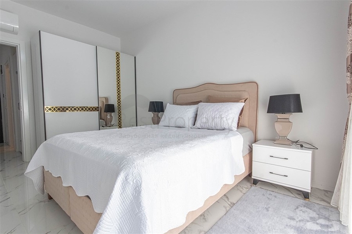 Двухкомнатная квартира с мебелью