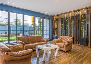 Двухкомнатная квартира с мебелью