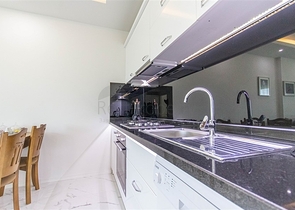 Двухкомнатная квартира с мебелью