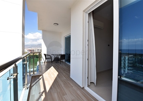 Двухкомнатная квартира с видом на море