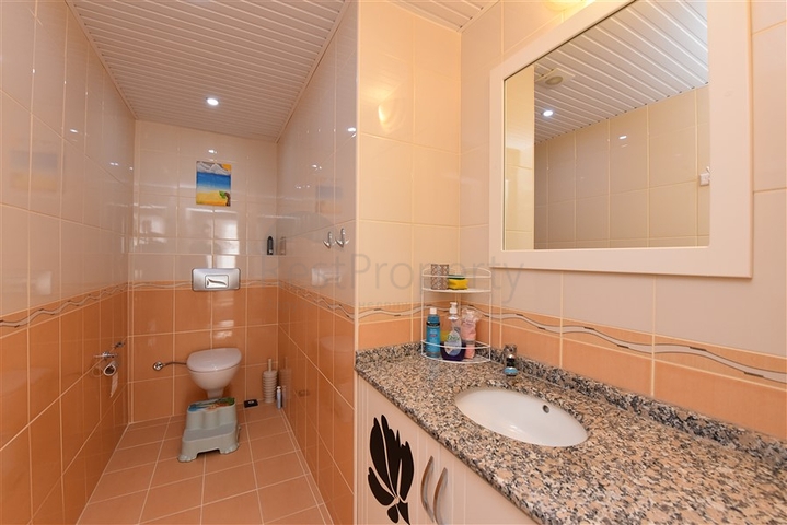 Трехкомнатная квартира с мебелью в Махмутларе