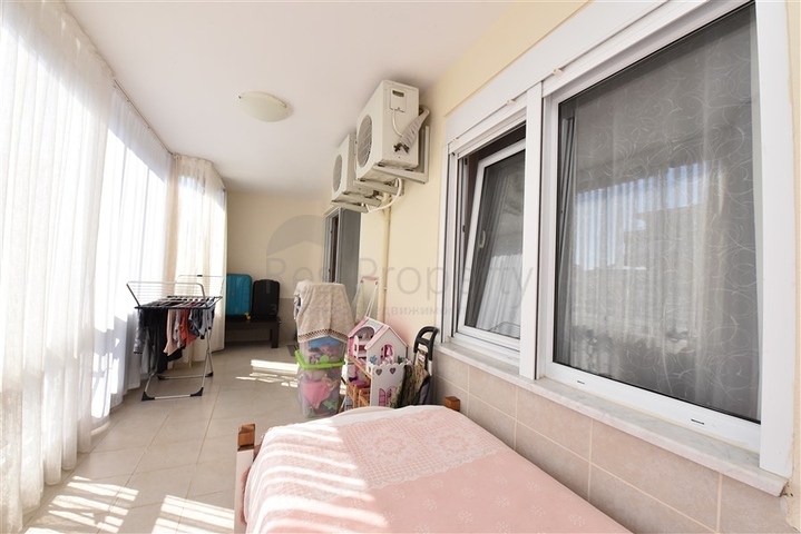 Трехкомнатная квартира с мебелью в Махмутларе