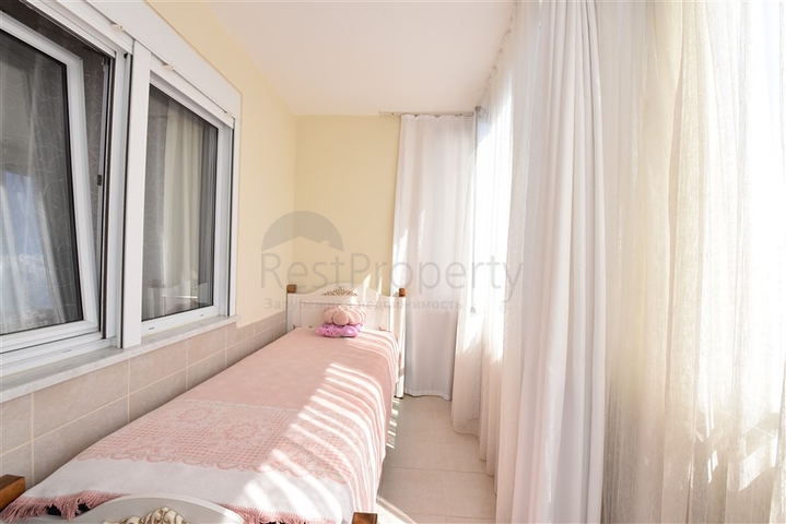 Трехкомнатная квартира с мебелью в Махмутларе