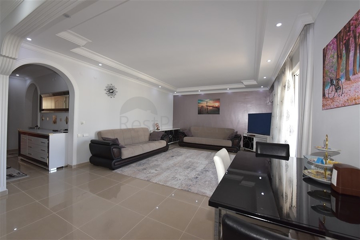 Трехкомнатная квартира с мебелью в Махмутларе