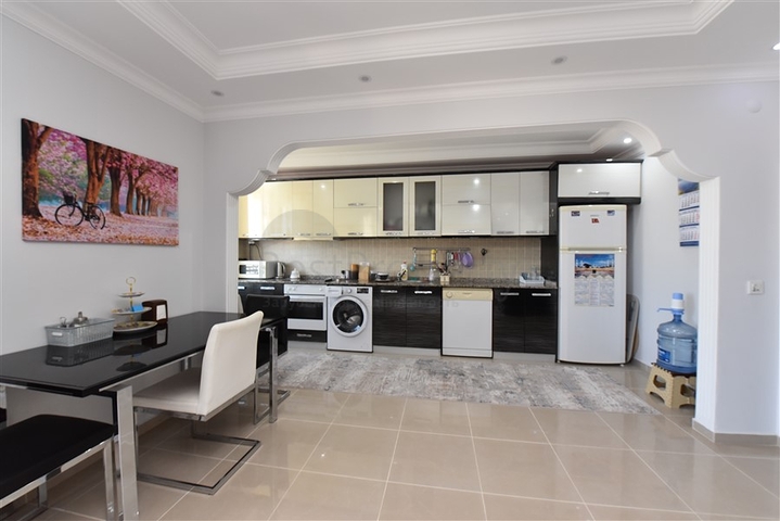 Трехкомнатная квартира с мебелью в Махмутларе