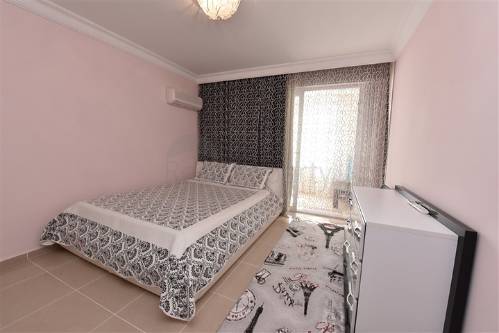 Трехкомнатная квартира с мебелью в Махмутларе