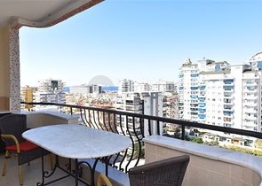 Трехкомнатная квартира с мебелью в Махмутларе