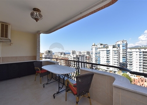 Трехкомнатная квартира с мебелью в Махмутларе