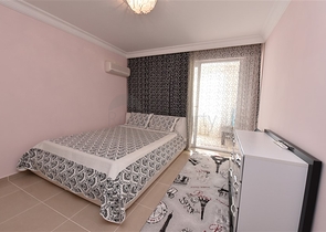 Трехкомнатная квартира с мебелью в Махмутларе