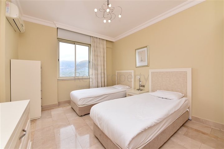 Квартира планировки 3+1 с видом на горы