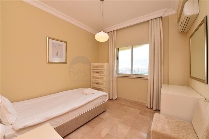 Квартира планировки 3+1 с видом на горы