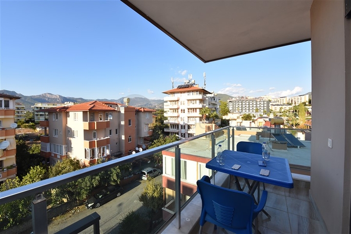 Пентхаус планировки 4+1 с видом на море