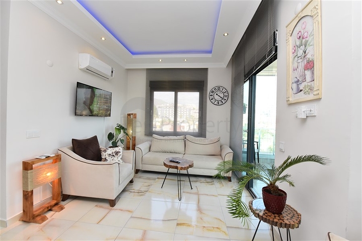 Пентхаус планировки 4+1 с видом на море