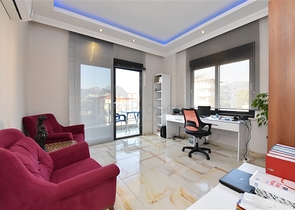 Пентхаус планировки 4+1 с видом на море