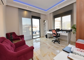 Пентхаус планировки 4+1 с видом на море