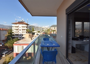 Пентхаус планировки 4+1 с видом на море