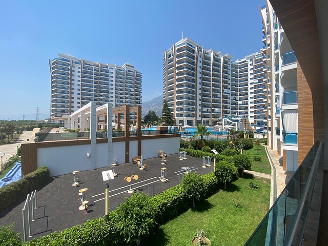 Трехкомнатная квартира в мебелью