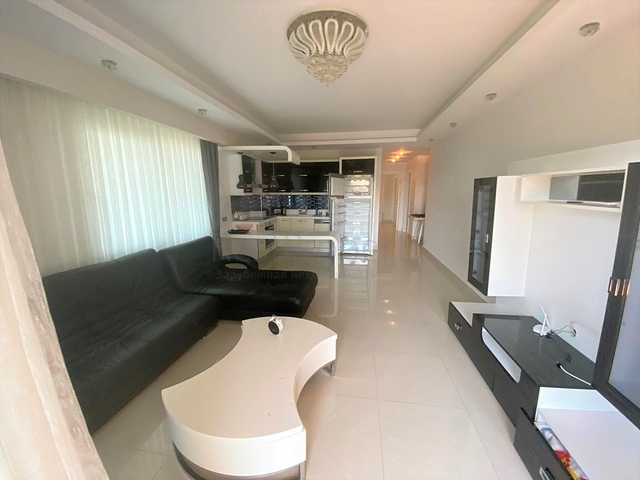 Трехкомнатная квартира в мебелью