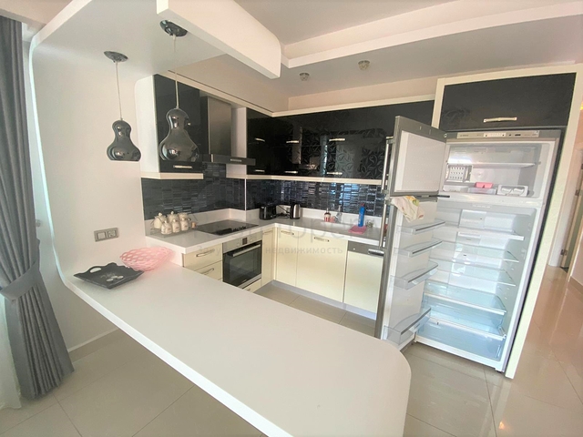 Трехкомнатная квартира в мебелью