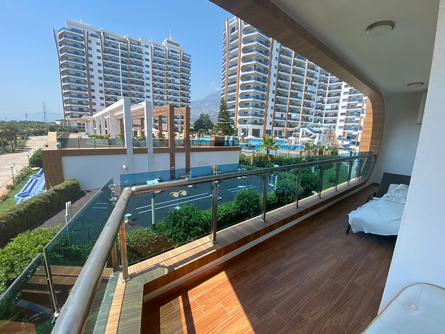 Трехкомнатная квартира в мебелью